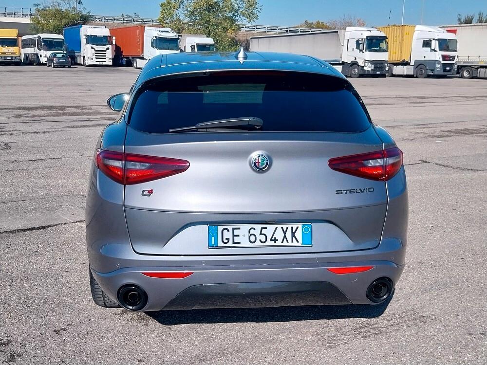Alfa Romeo Stelvio 2.2 Turbodiesel 210 CV AT8 Q4 Veloce