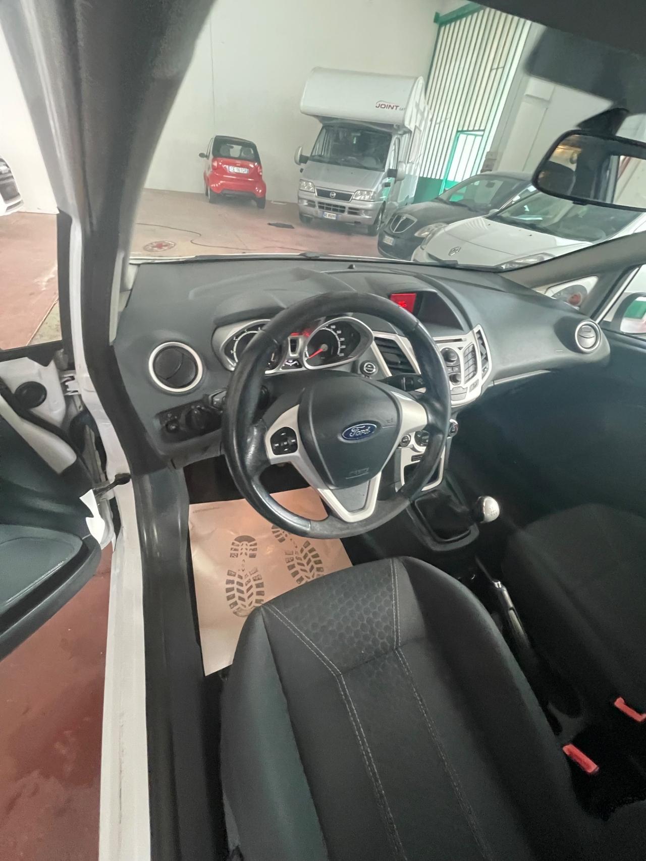 Ford Fiesta 1.2 82CV 3 porte Titanium SI NEOPATENTATI