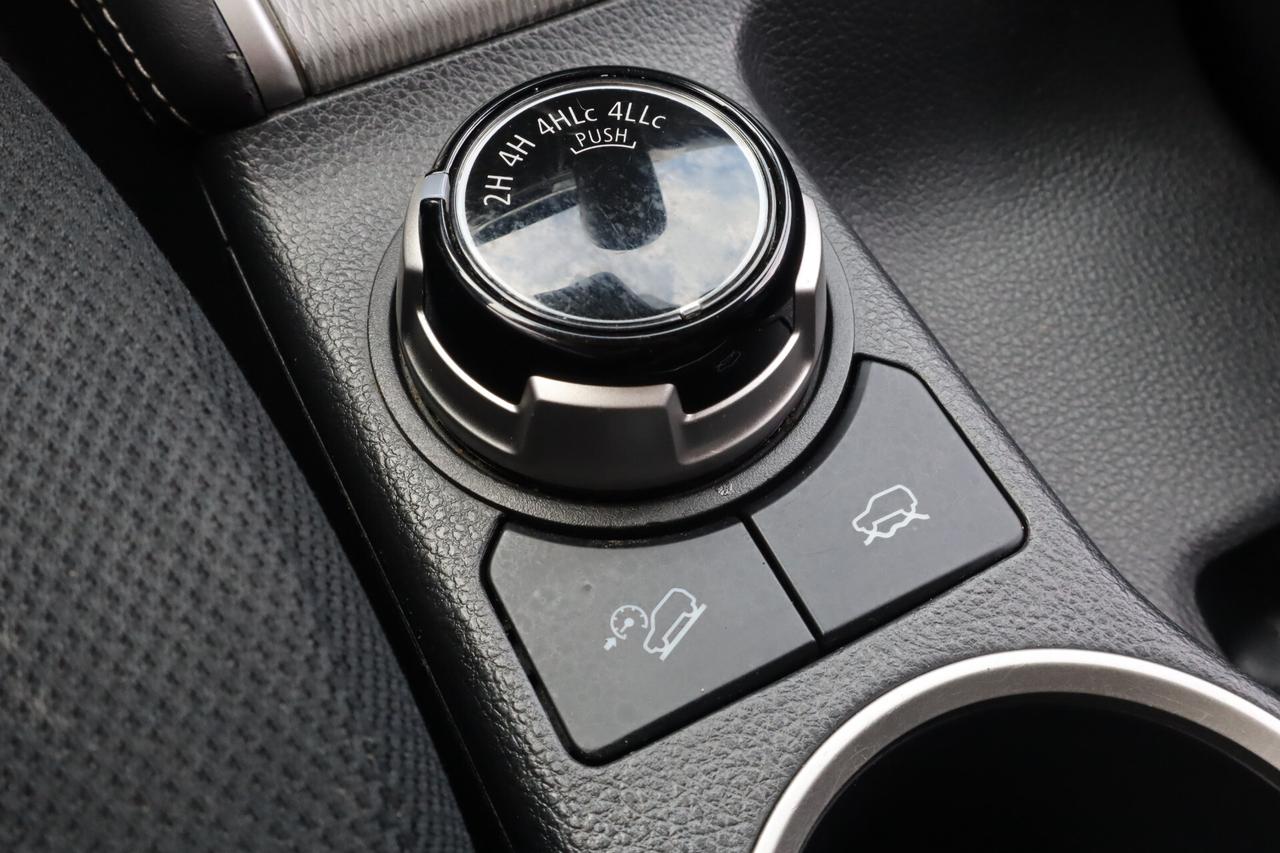 L200 2.3 Double-Cab Gancio traino Camera
