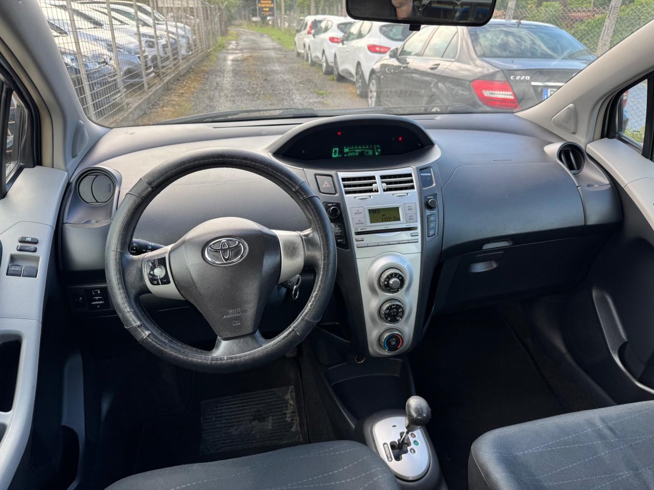 Toyota Yaris 1.3 5 porte Sol AUTOMATICO NEOPATENTATI