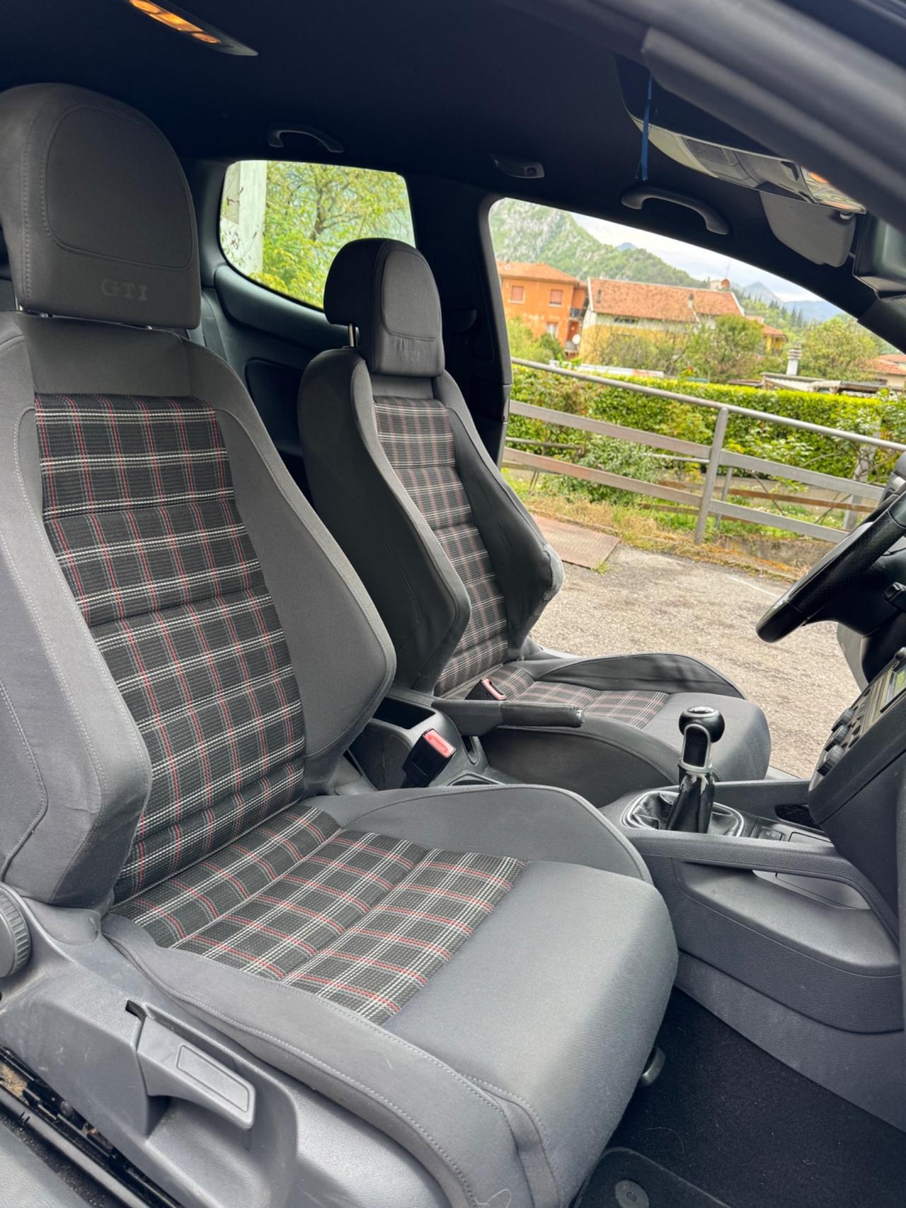 Volkswagen Golf GTI 2.0 16V TFSI 3p.