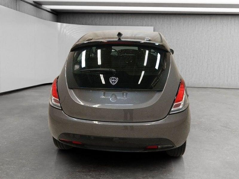 Lancia Ypsilon 1.0 firefly hybrid Oro s&s 70cv