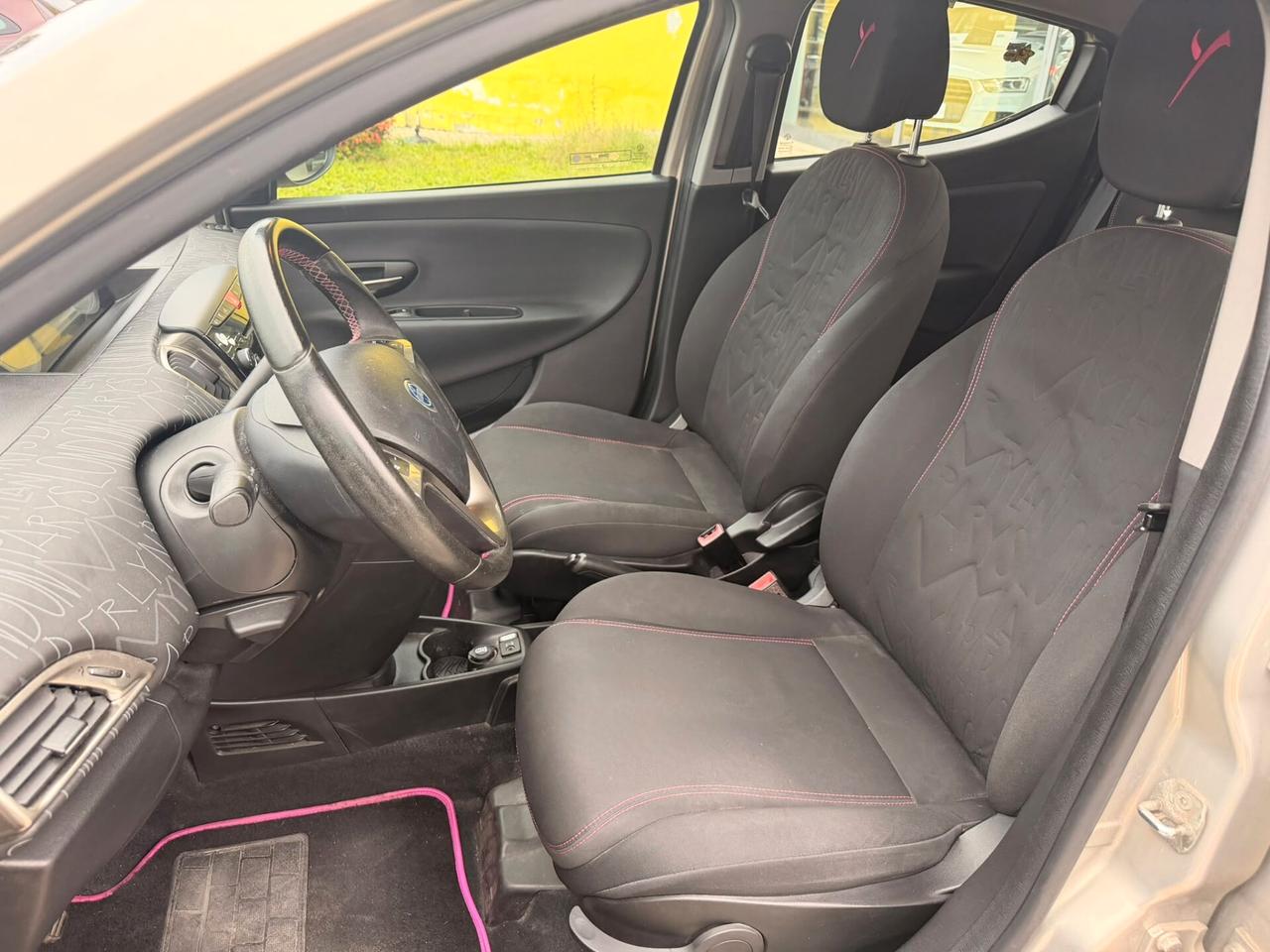 Lancia Ypsilon 1.2 69 CV 5 porte Platinum