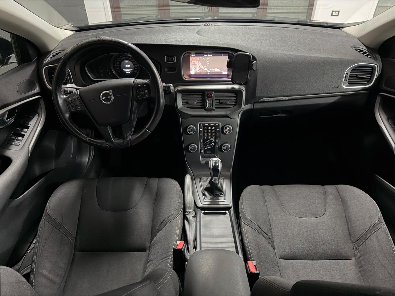 VOLVO V40 2.0 D2 (120) Cross Country Kinetic 2017