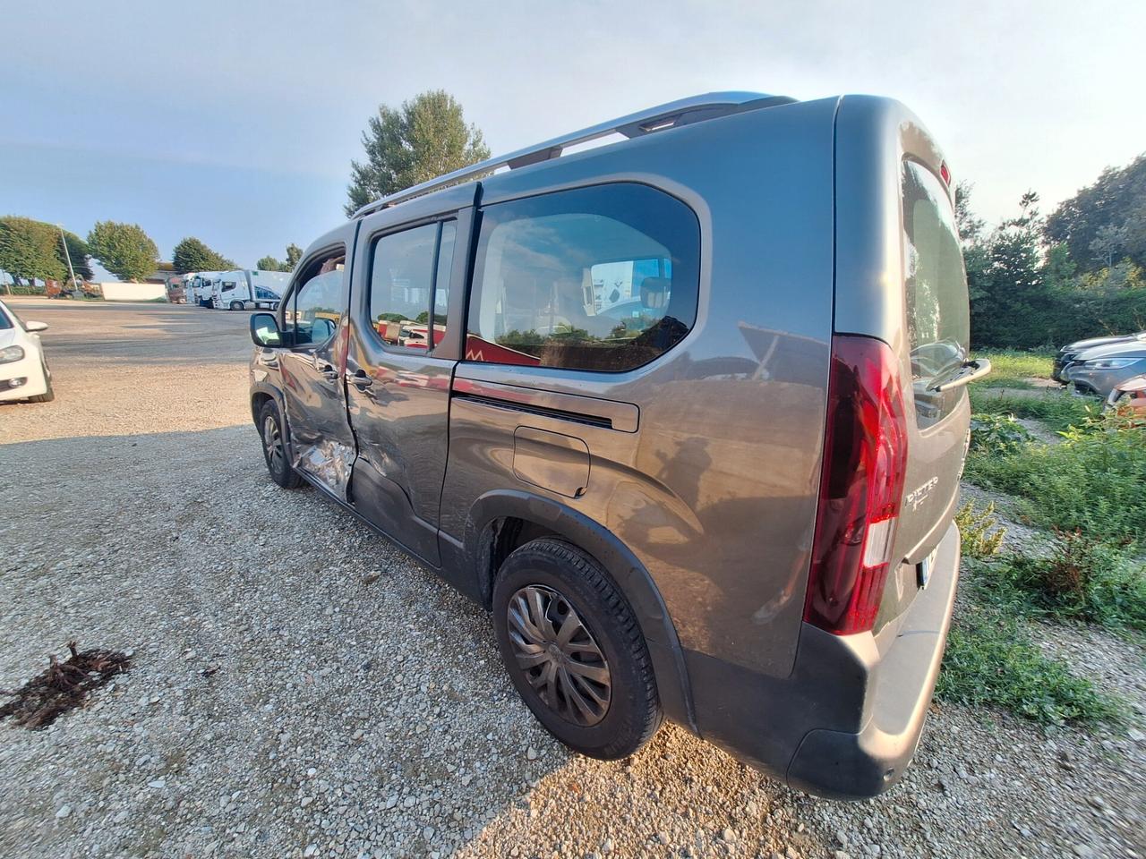Peugeot Rifter BlueHDi S&S 130cv Long Allure