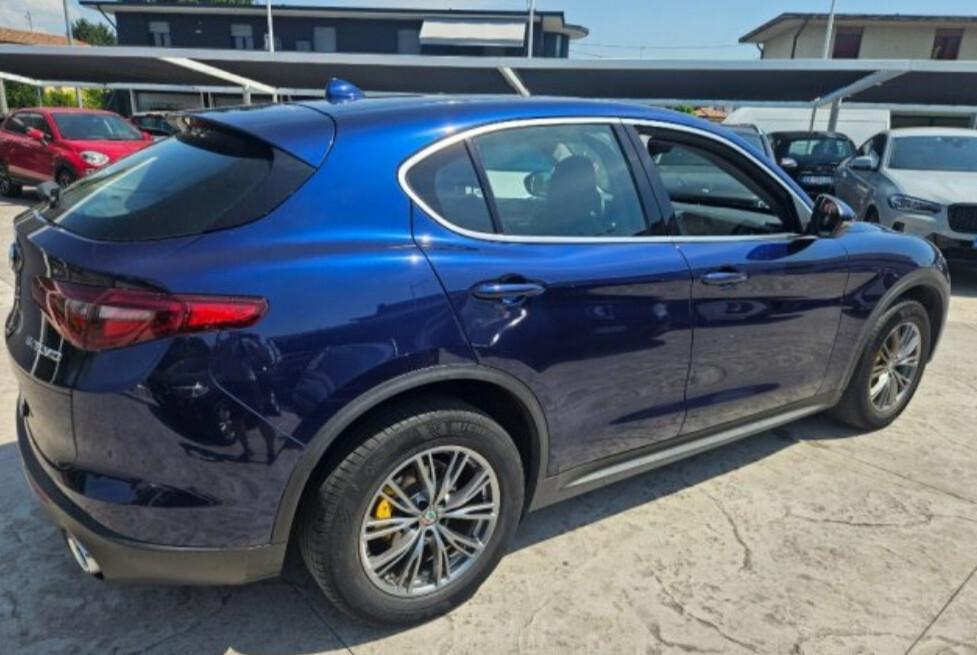 Alfa Romeo Stelvio 2.2 Turbodiesel 180 CV AT8 RWD Super
