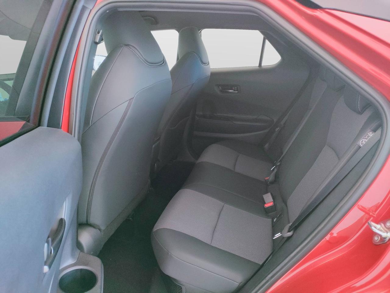 TOYOTA C-HR II 2023 - C-HR 2.0 hev Lounge fwd e-cvt
