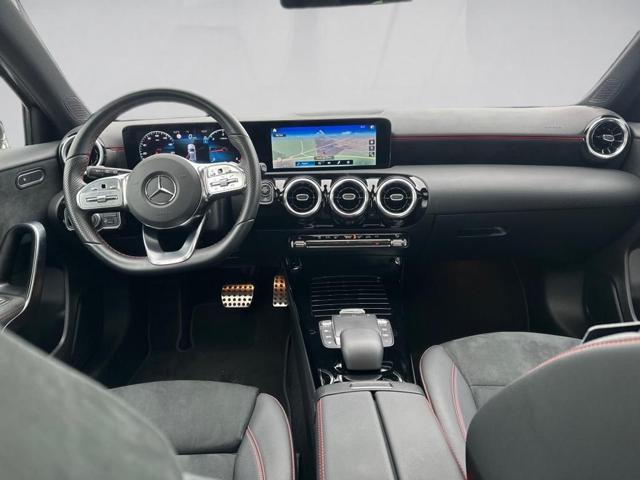 MERCEDES-BENZ A 200 d Premium AMG MBUX KAMERA