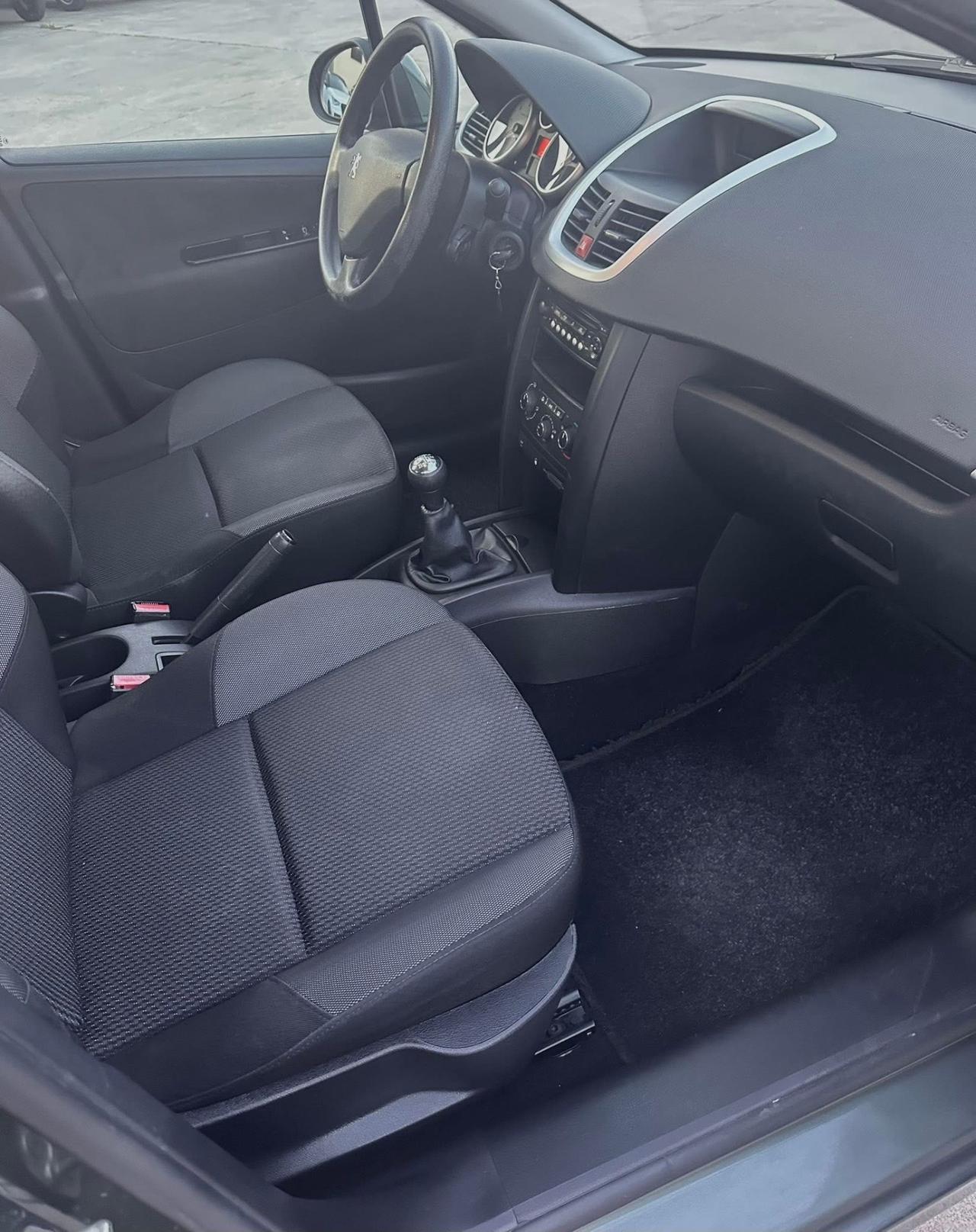 Peugeot 207 1.4 HDi 70CV 5p. Active 2011