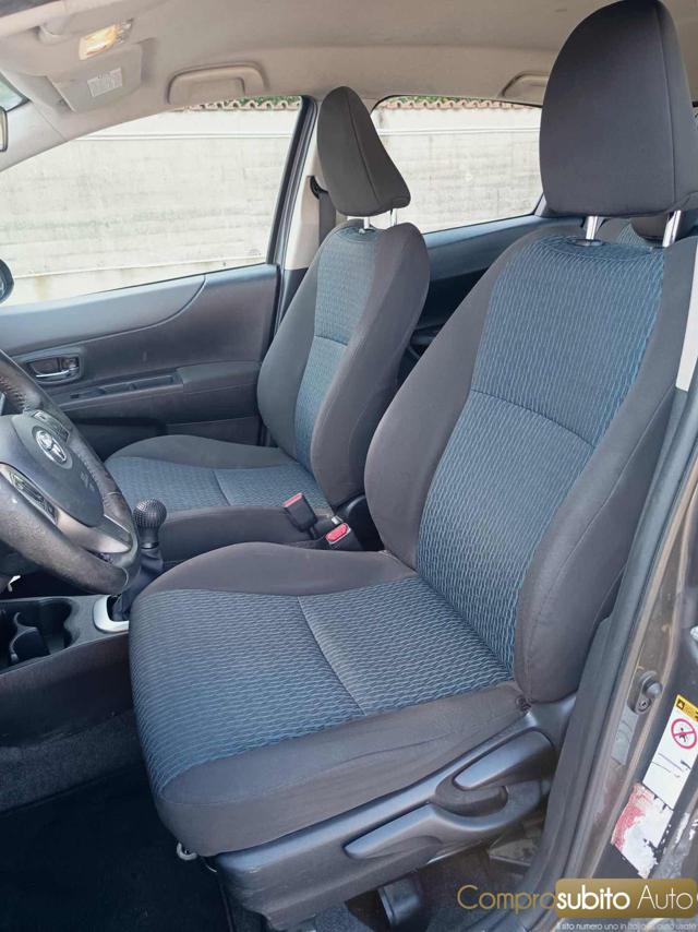 TOYOTA Yaris 1.0 5 porte