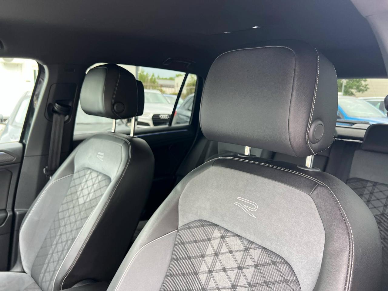 Volkswagen Tiguan 2.0 TDI 150 CV RLINE TOTAL BLACK