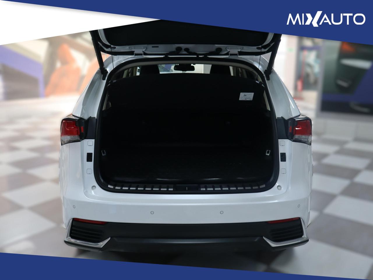 Lexus NX 300h 2.5 Premium 4WD AUTO