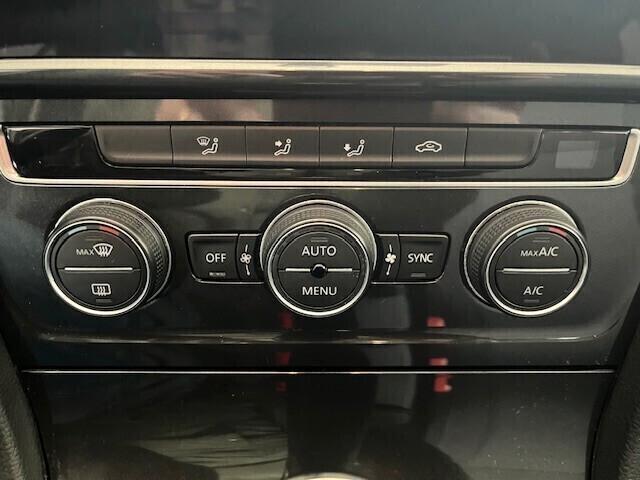 Volkswagen Golf 1.0 TSI 115 CV 5p. Business BlueMotion Technology