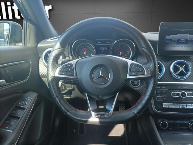 MERCEDES-BENZ A 200 Premium