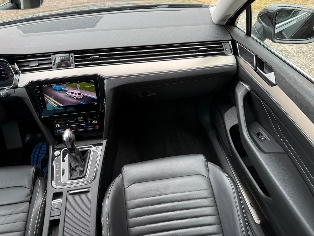 VW Passat 2.0 TDI SCR DSG Executive/PELLE/UNIPRO