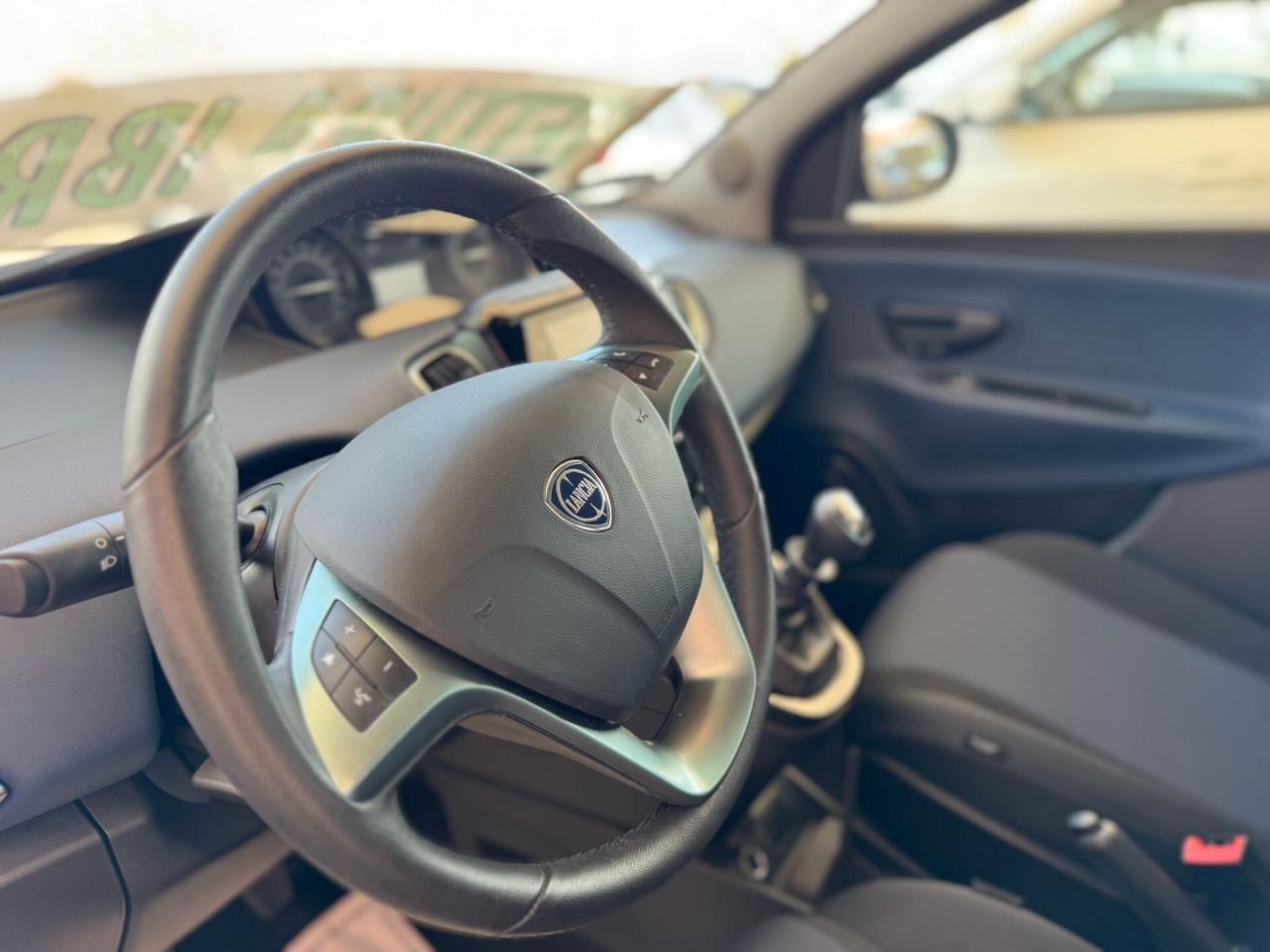Lancia Ypsilon 1.0 FireFly 5 porte S&S Hybrid Gold Plus
