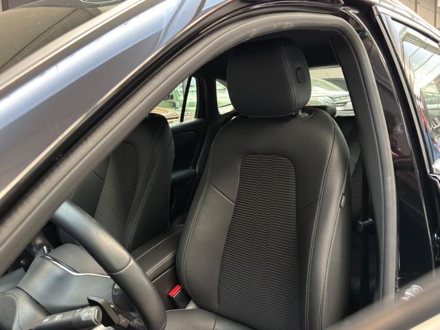 MERCEDES-BENZ GLA 180 d Automatic Business Extra