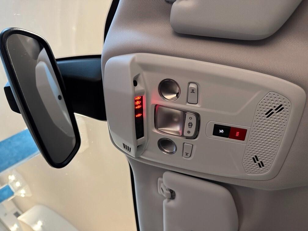 Peugeot 2008 1.5 bluehdi Allure Navi Led Cam App conn 17" Neopat