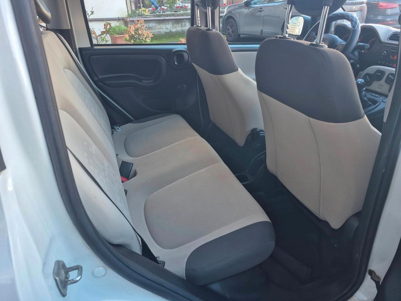 Fiat Panda 1.2 Lounge PARI AL NUOVO-------