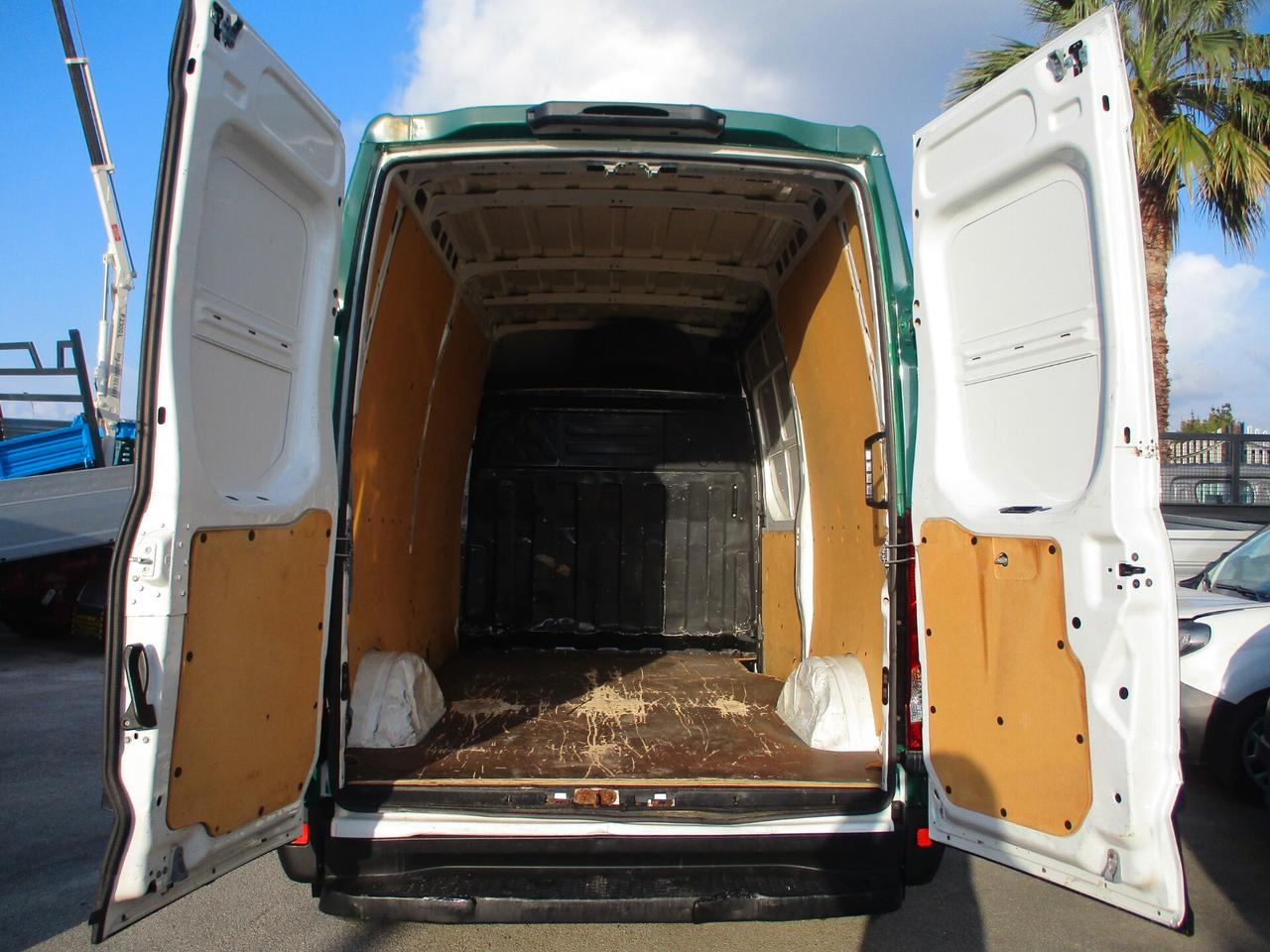 Iveco Daily 35S12 2.3 120CV E6B FURGONE PASSO MEDIO