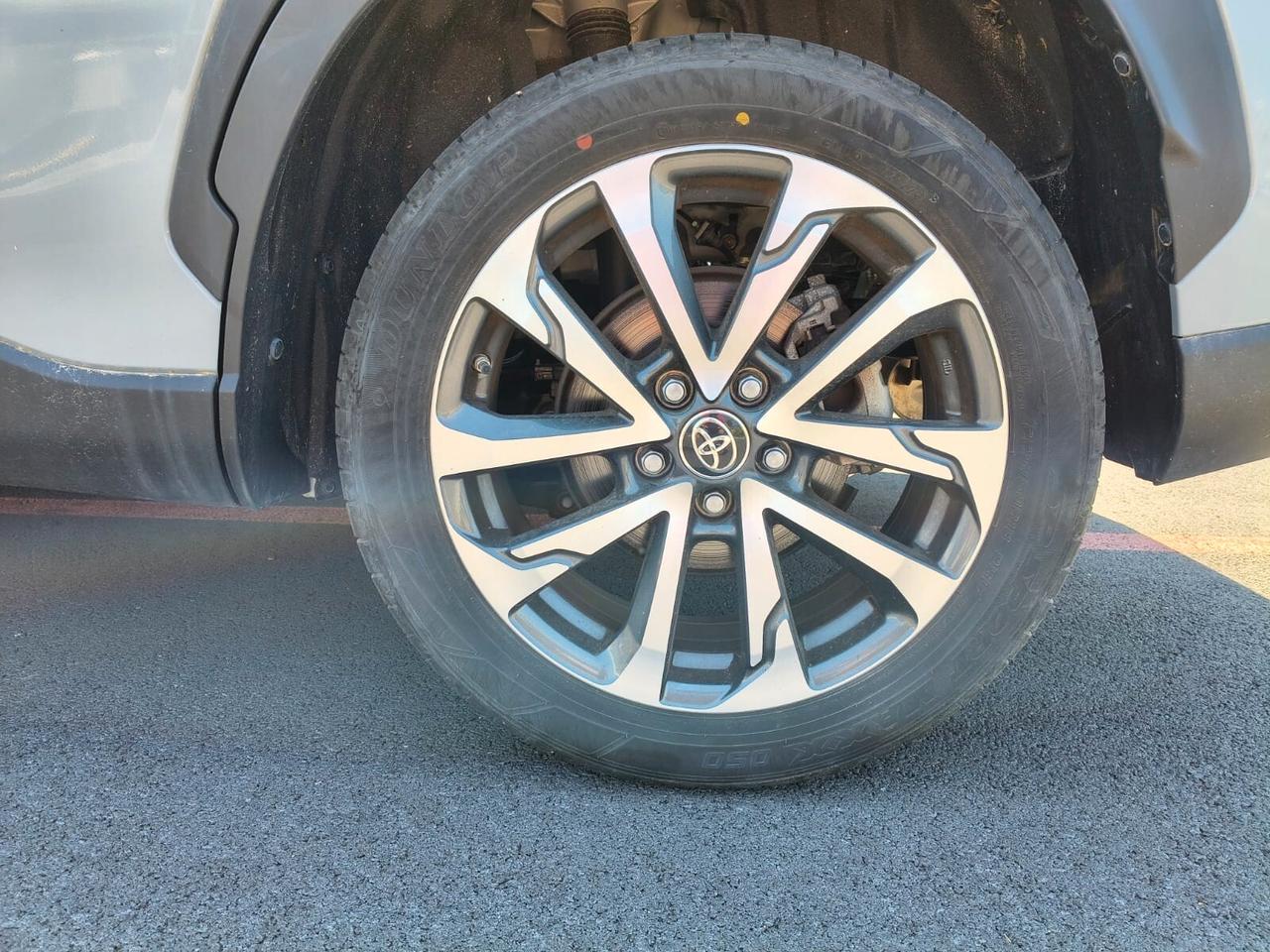 Toyota Corolla Cross 2.0 Hybrid 197 CV E-CVT Lounge Light