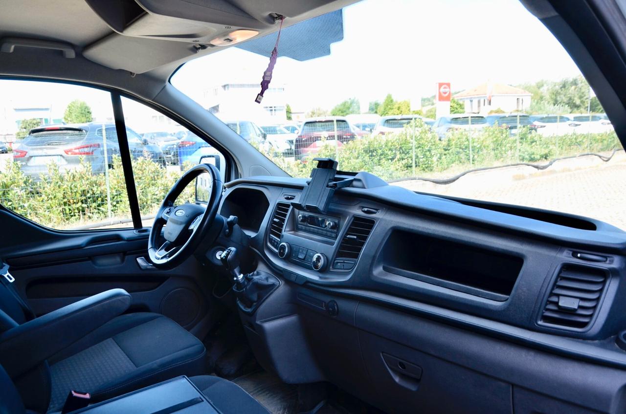 FORD TOURNEO CUSTOM 2.0d 105cv AUTOCARRO 6 POSTI, PREZZO IVA ESCLUSA, UNICOPROPRIETARIO, UFF ITALIANA, SERVICE DIMOSTRABILI, PERMUTE