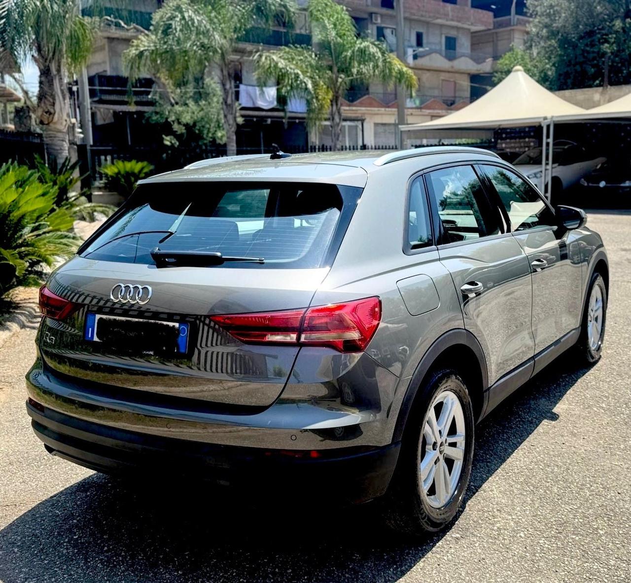 Audi Q3 35 TDI S tronic Business