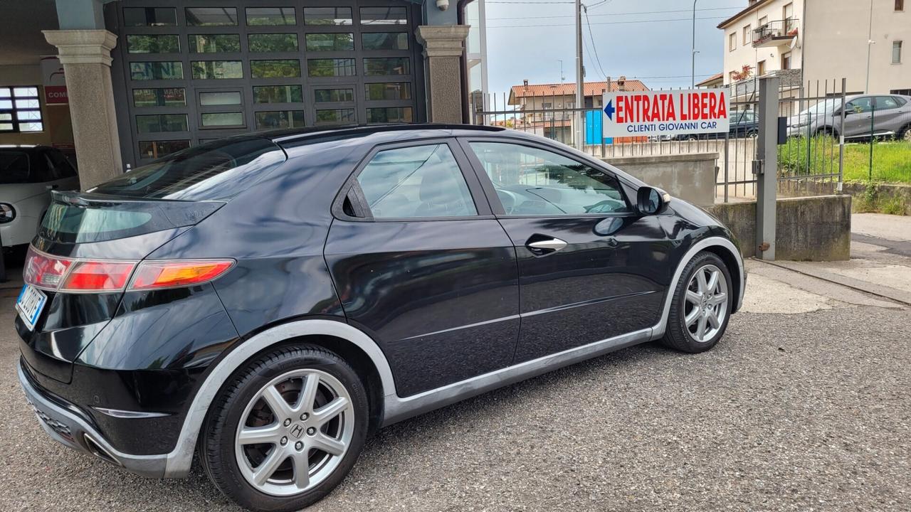 Honda Civic 2.2 i-CTDi 5p. Executive