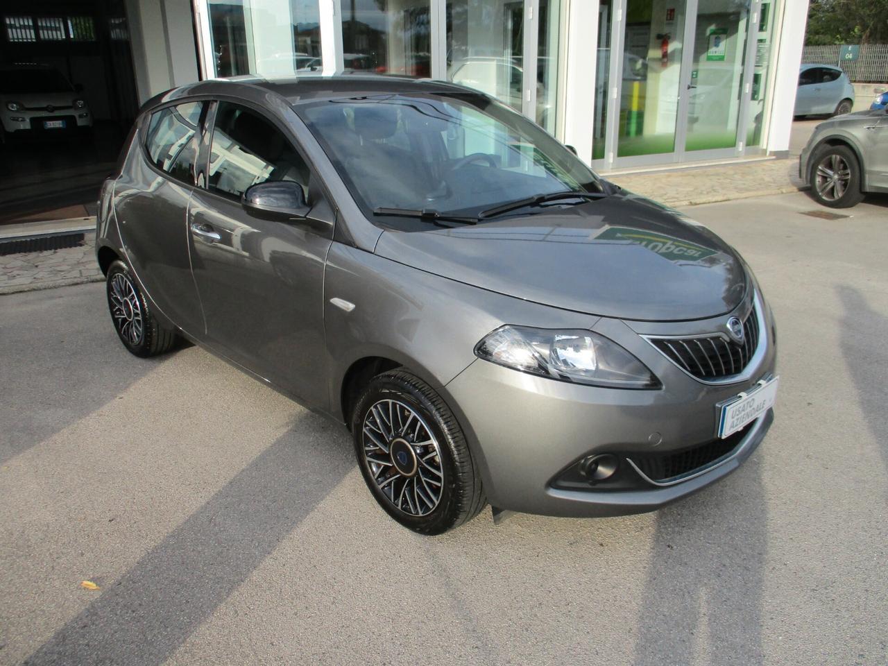 Lancia Ypsilon 1.0 FireFly 5 porte S&S Hybrid Platino