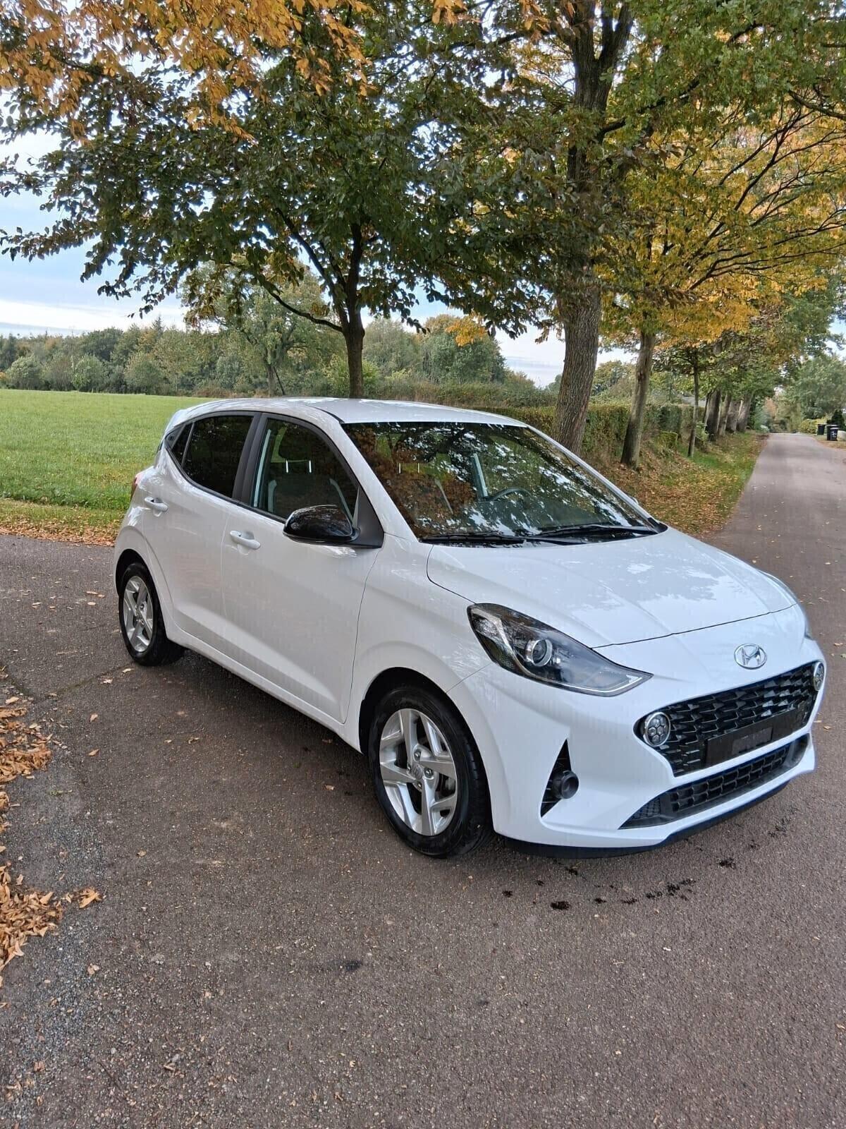 Hyundai i 10 1.0 select ,navi,pdc,telecamera