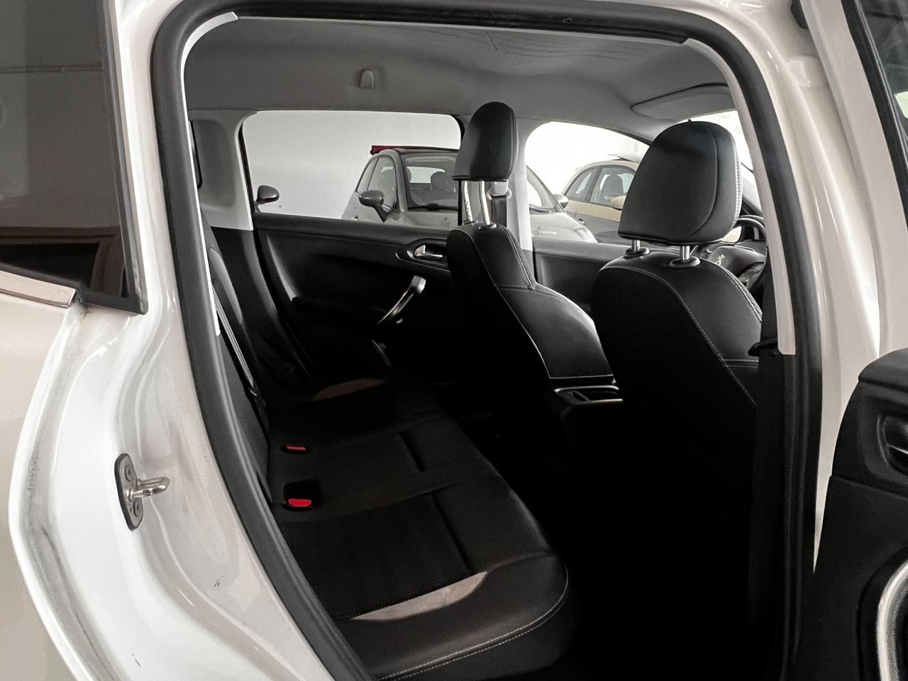 Peugeot 2008 BlueHDi 120 S&S Allure