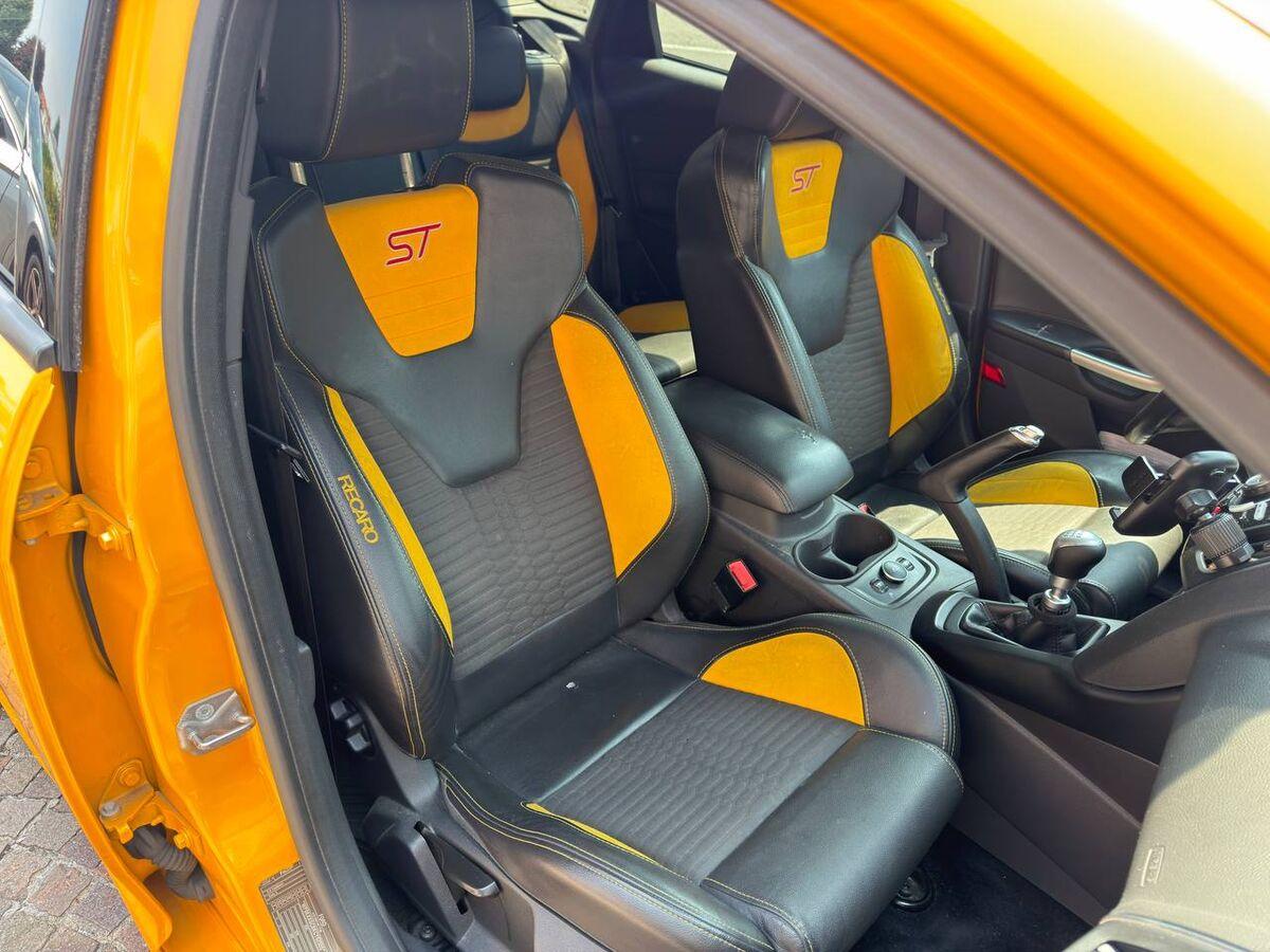 Ford Focus 2.0 ST 250cv 5p