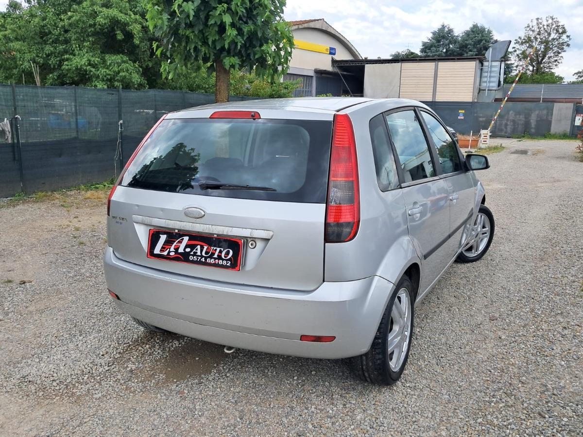 FORD - Fiesta - 1.2i 16V 5 porte Ambiente