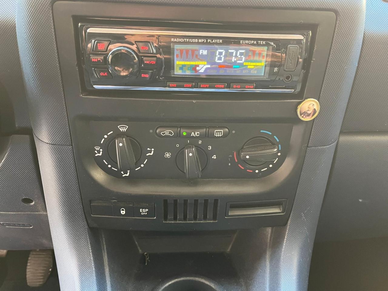 Peugeot 1007 1.4 HDi - IDEALE X NEOPATENTATI - 2005