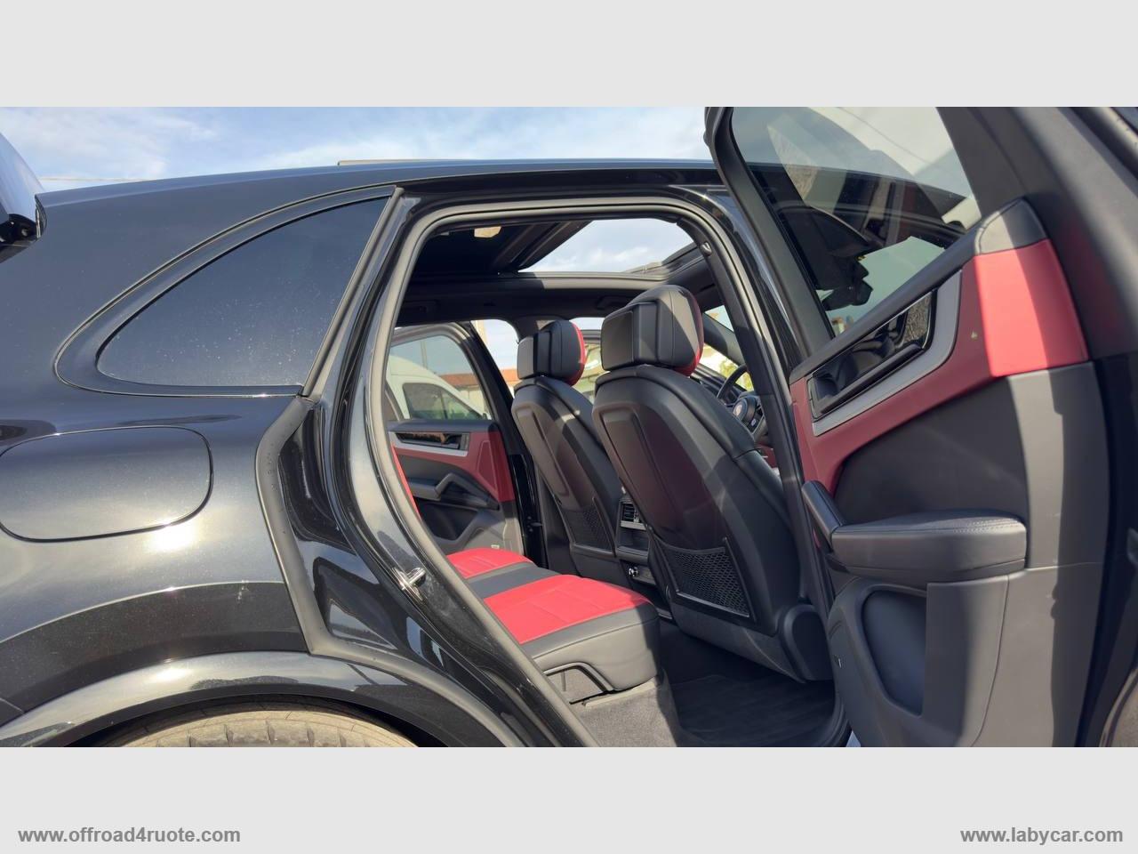 PORSCHE Cayenne 3.0 V6