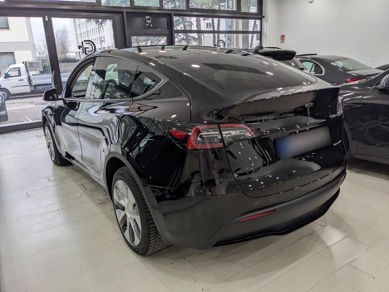 Tesla Model Y 440 cv Long Range Dual Motor Tetto Cruise adattivo