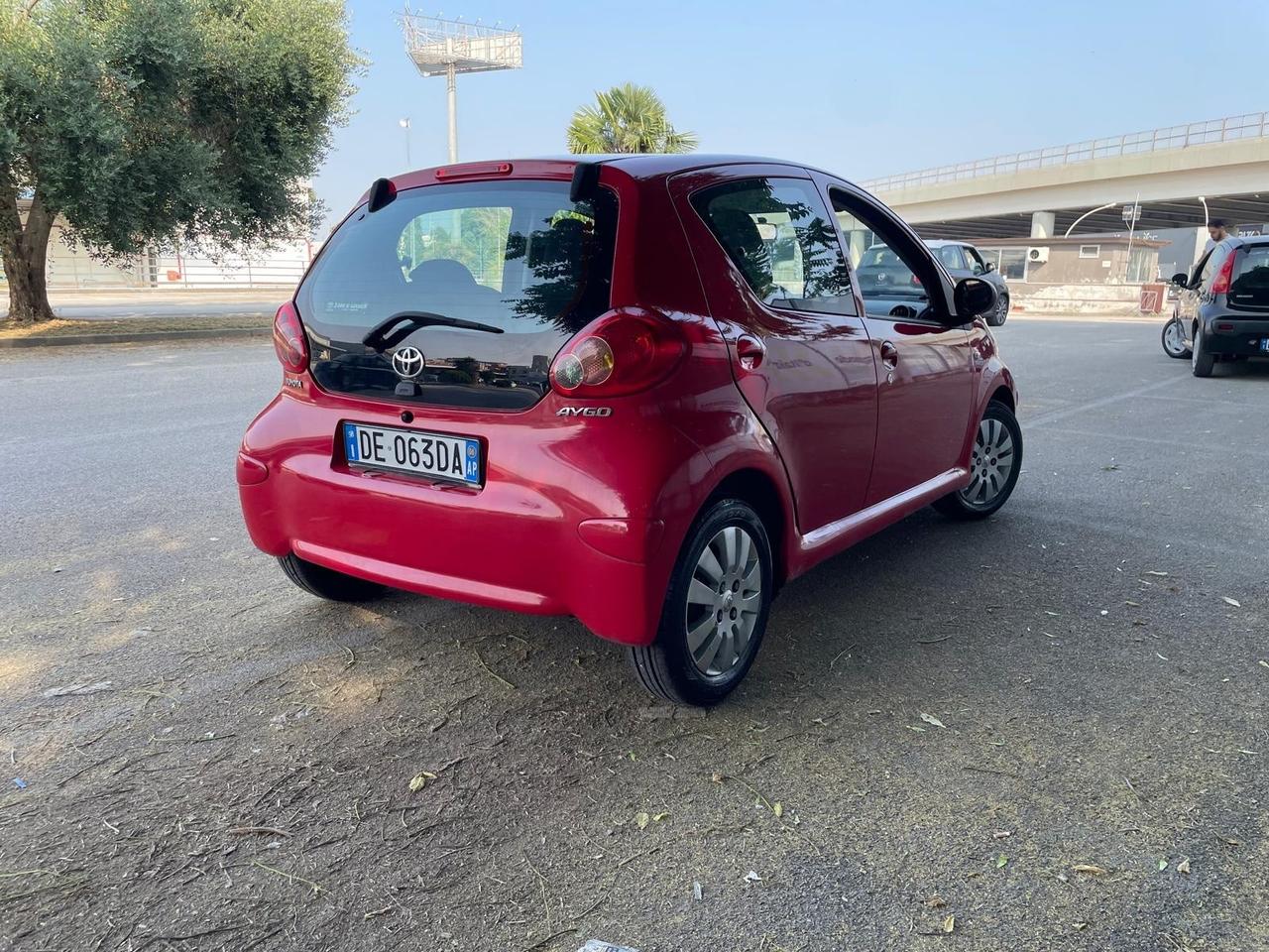 Toyota Aygo 1.0 5 P CON 150 MILA KM