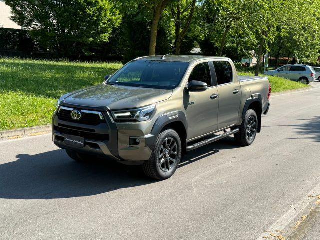 TOYOTA Hilux 2.4 D A/T 4WD Double Cab Invincible PREZZO FINITO
