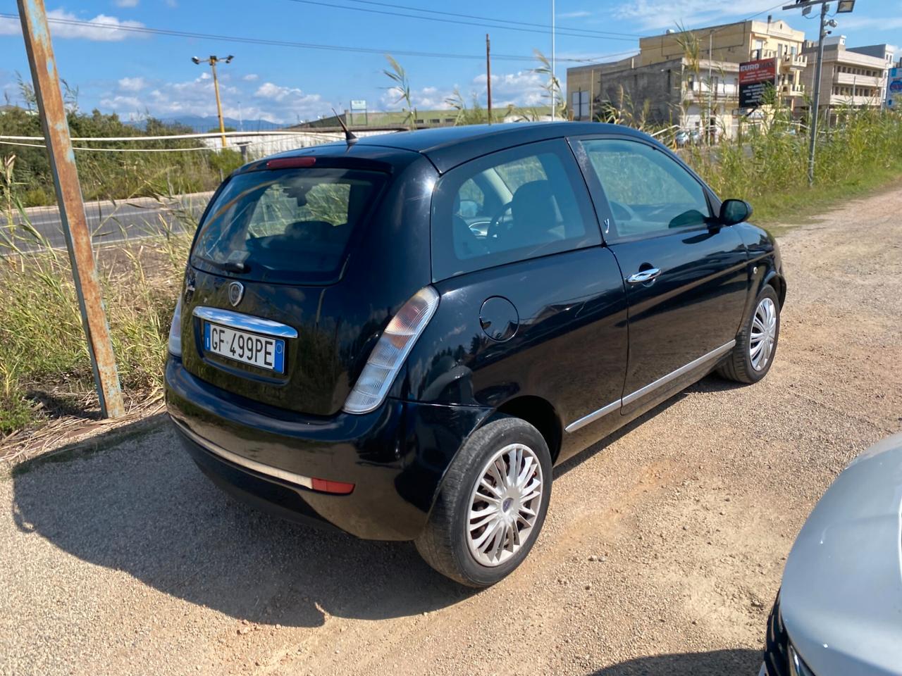 LANCIA YPSILON 1.2 180.000 KM ADATTA NEOPATENTATI