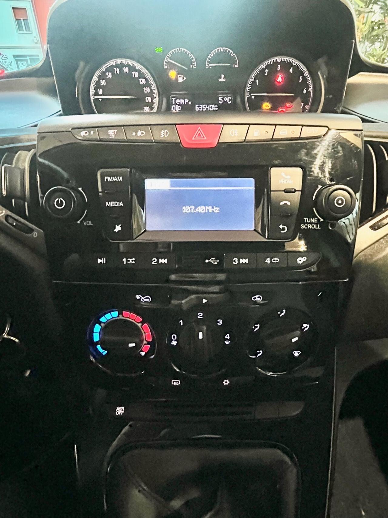 Lancia Ypsilon 1.2 69 CV 5 porte GPL Ecochic Elefantino Blu OK NEOPATENTATI