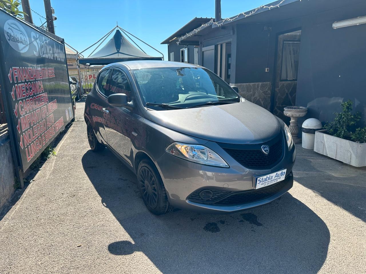 Lancia Ypsilon 1.2 69 CV 5 porte Gold