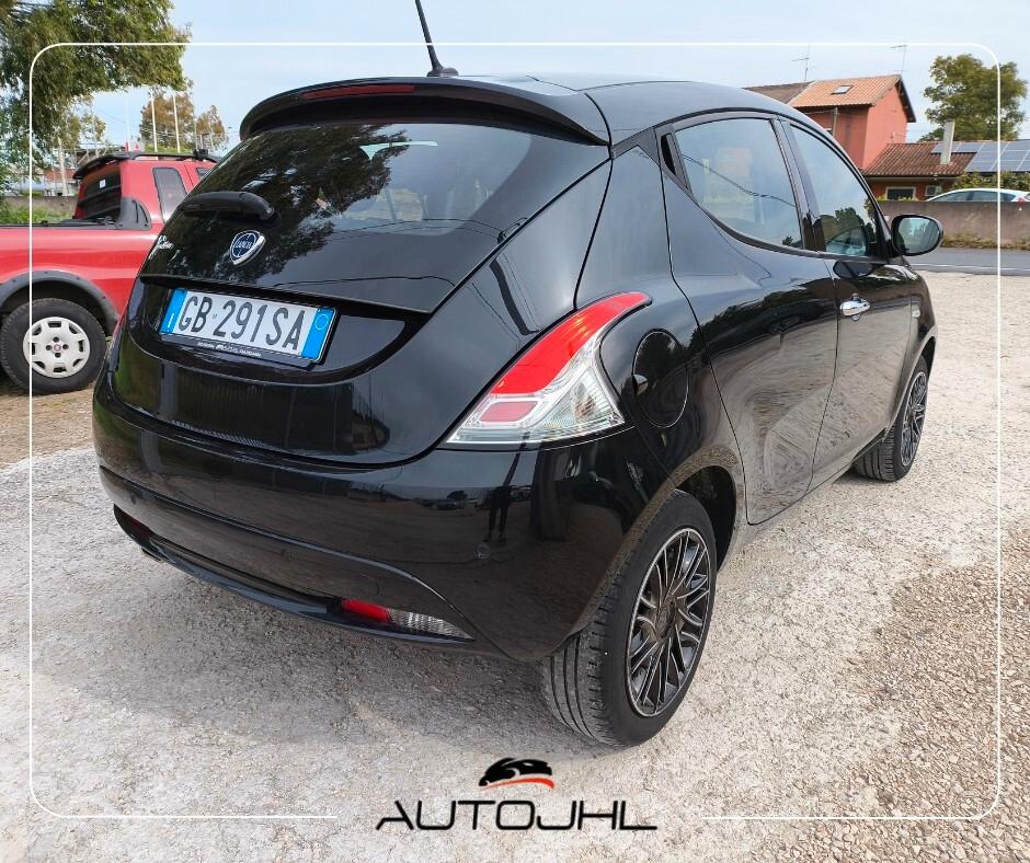 Lancia Ypsilon 1.2 69 CV 5 porte S&S Gold