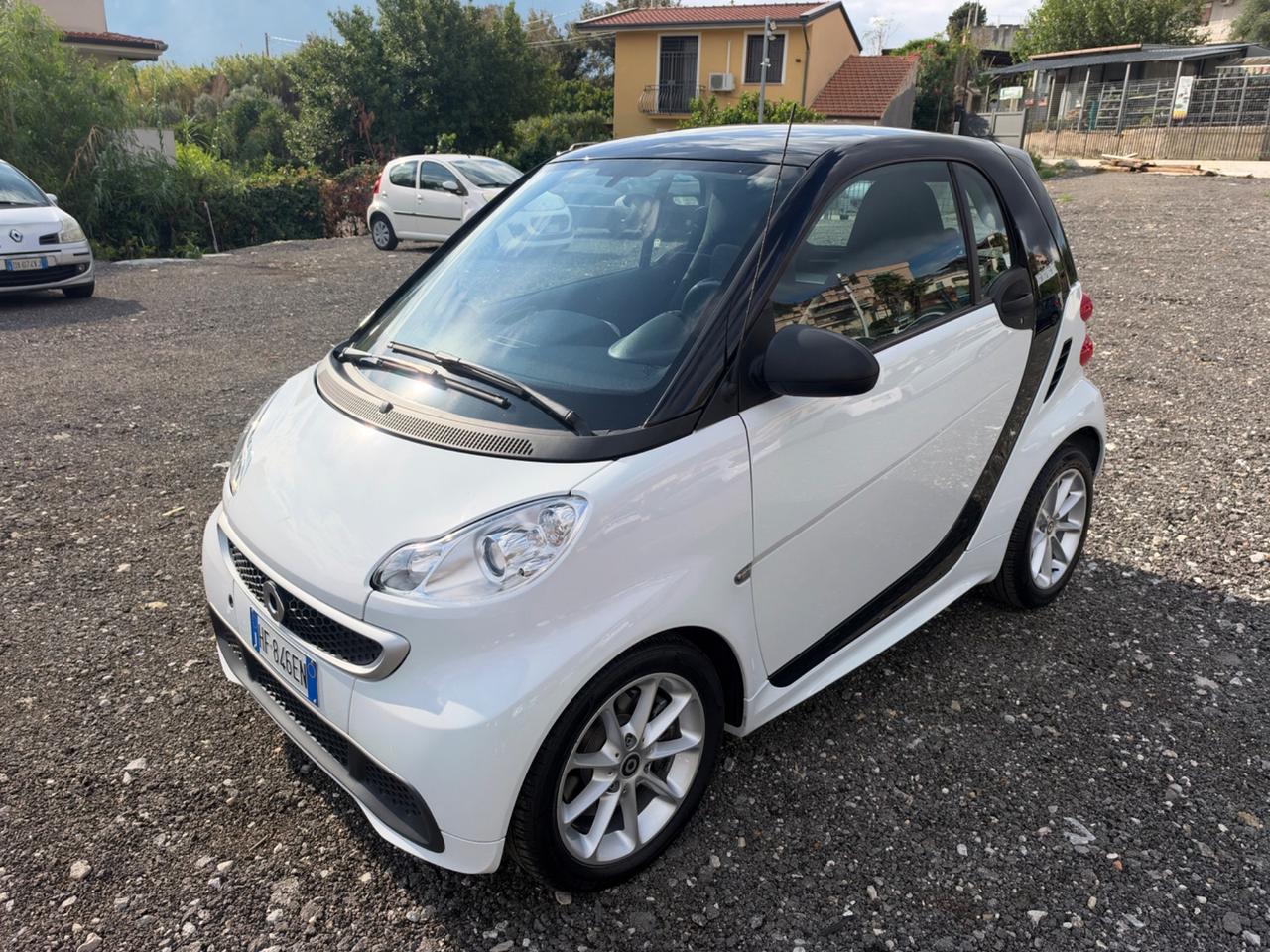 Smart ForTwo 1000 52 kW MHD coupé passion