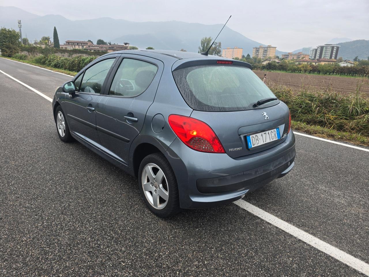 PEUGEOT 207 1.4 "OK PER NEOPATENTATI"