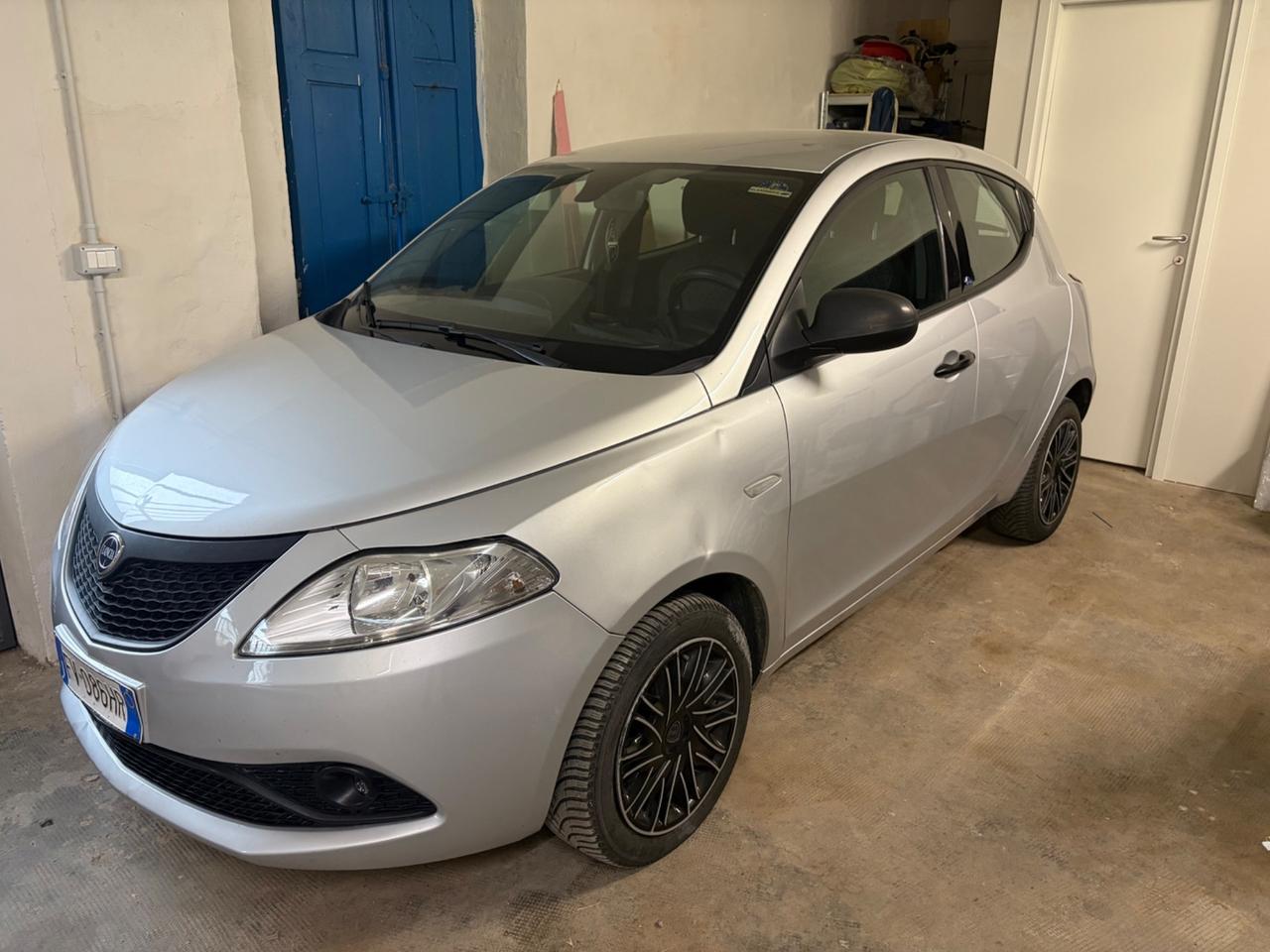 Lancia Ypsilon 1.2 69 CV 5 porte GPL Ecochic Gold