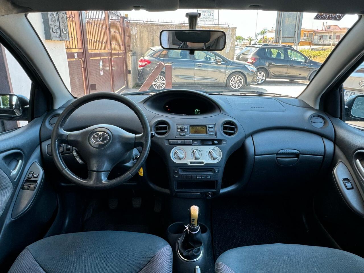 Toyota Yaris 1.3i 16V cat 5 porte Sol