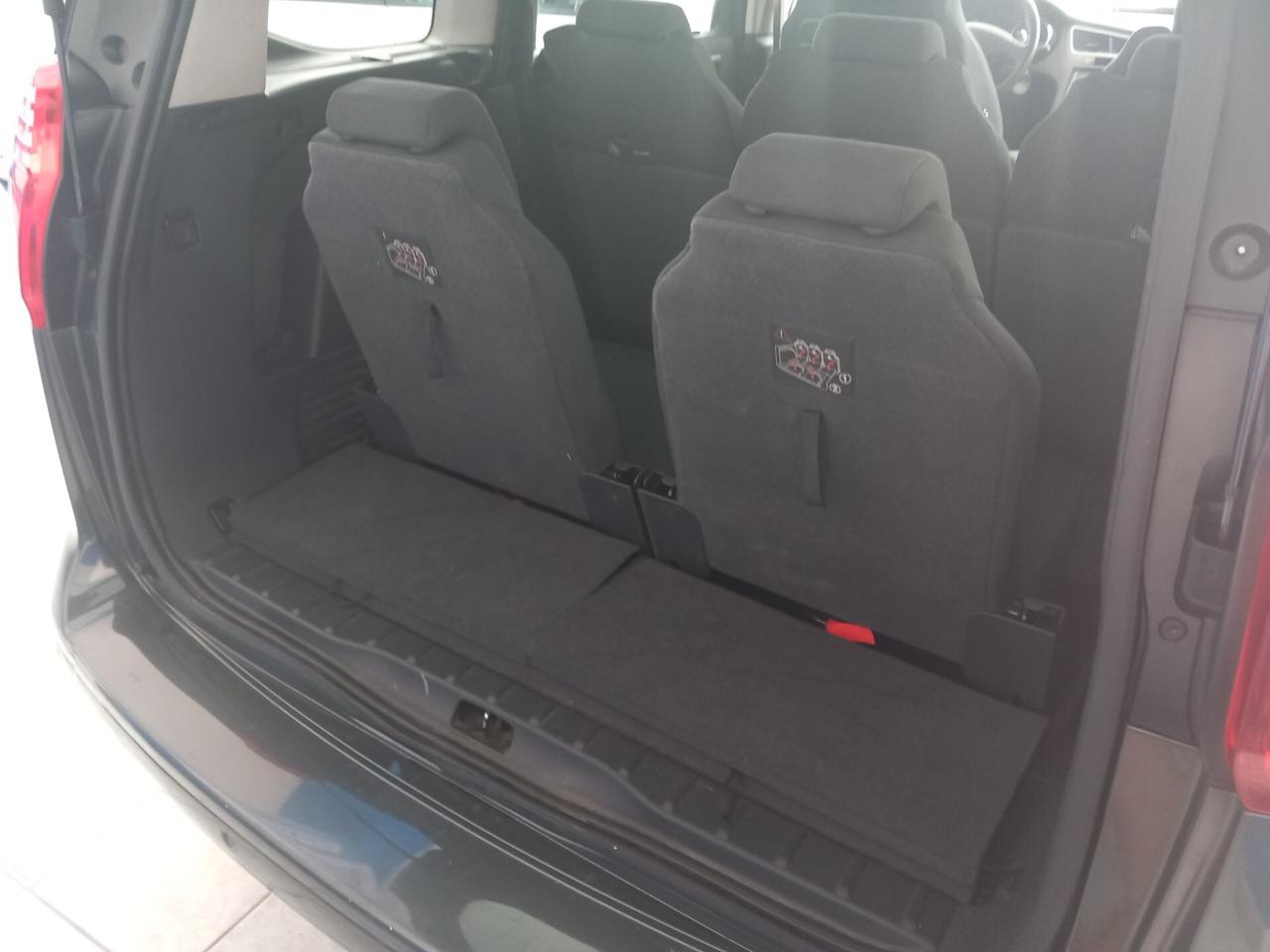 Peugeot 5008 1.6 diesel automatica 7 posti 152 mila km anno 2013