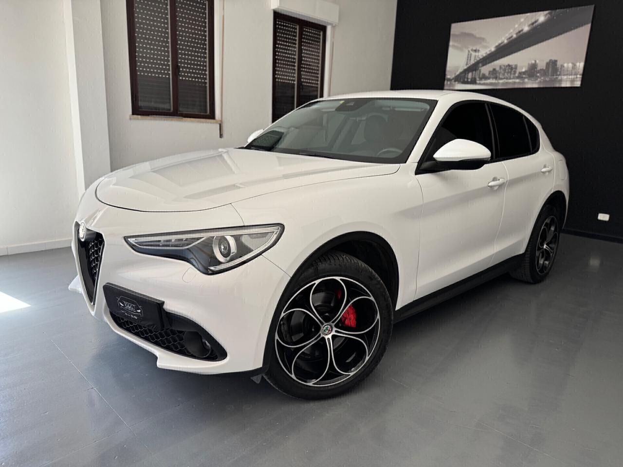 Alfa Romeo Stelvio 2.2 Turbodiesel 180 CV AT8 Q4