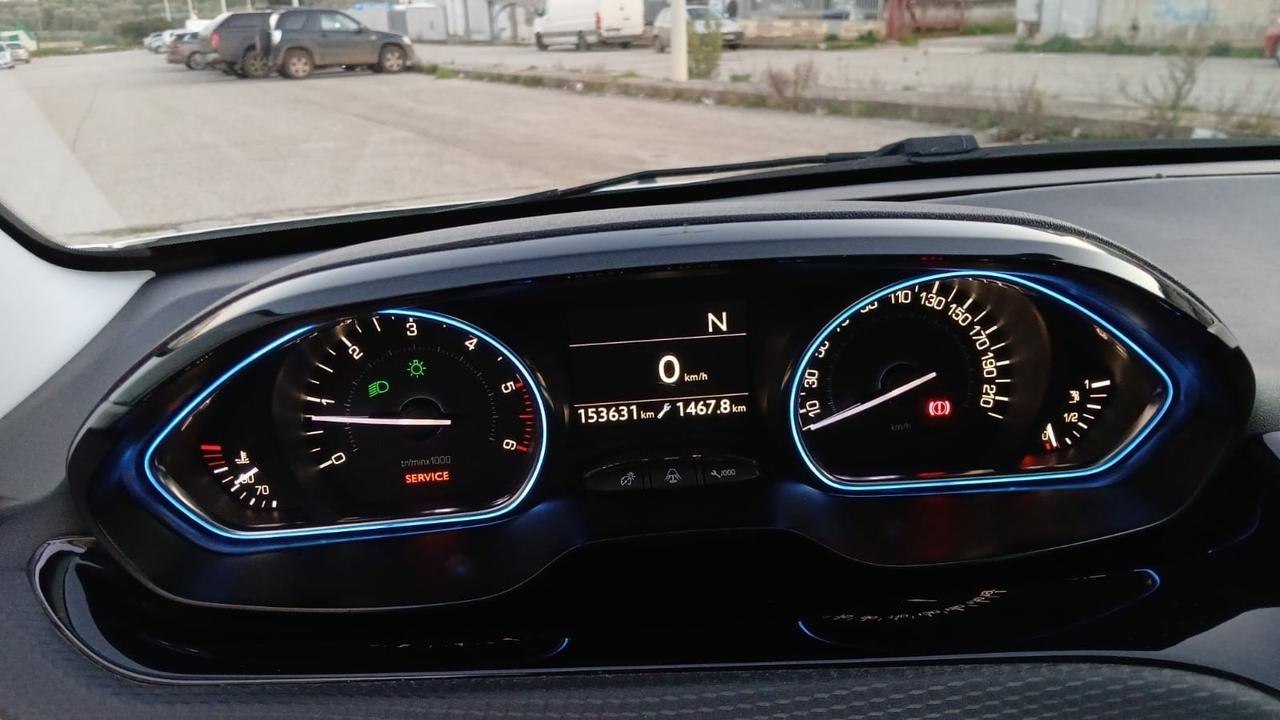 Peugeot 2008 BlueHDi 120 S&S Allure