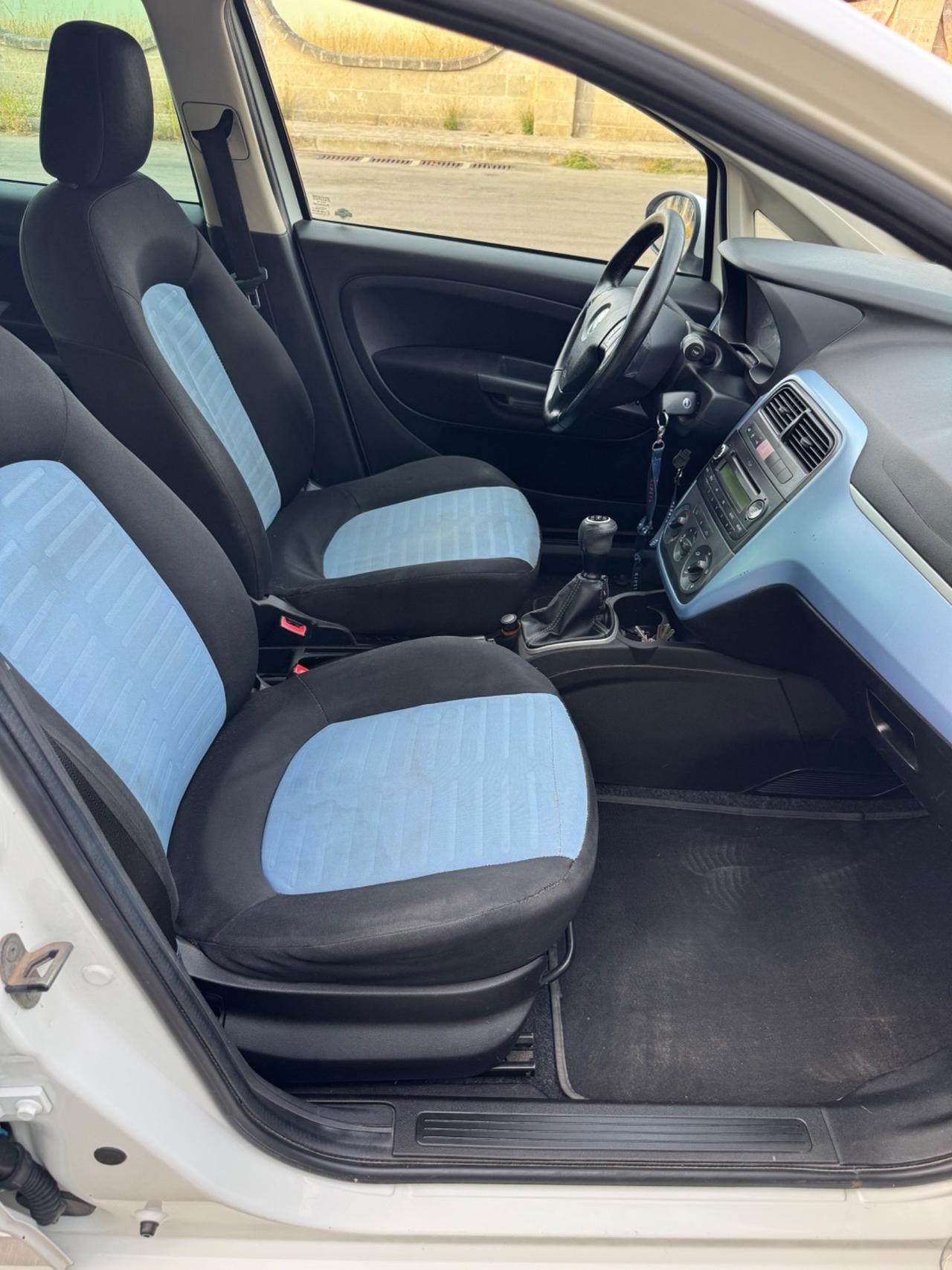 FIAT GRANDE PUNTO 1.3 DIESEL AUTOCARRO 4 PERSONE